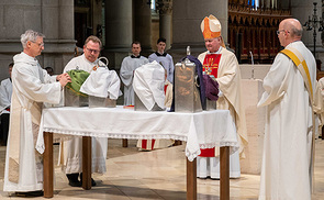 Ölweihmesse im Linzer Mariendom