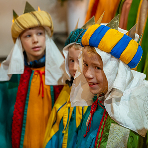 Festlicher Sternsinger-Gottesdienst am Dreikönigstag zum Abschluss der Sternsingeraktion 2024