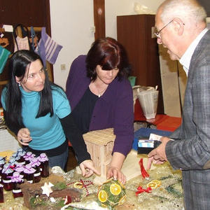 Adventkranzweihe und Schmankerlmarkt