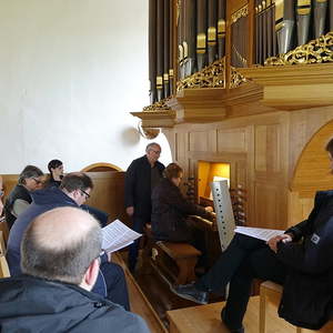 Teilnehmerinnen und Teilnehmer am Ökumenischen Orgelseminar in Rutzenmoos