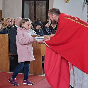 Lesekinder bringen Symbole