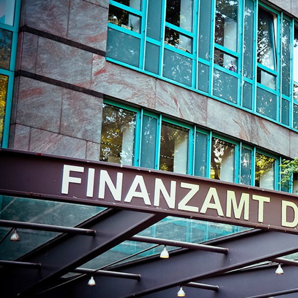 Pfarren: Steuern und Abgaben an das Finanzamt