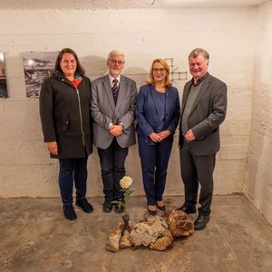 Gedenkfeier an die Opfer des ehemaligen KZ Au?enlagers Ternberg unter dem Thema ?Politischer Widerstand?Bild: Anita Buchberger (Beauftragte f?r Jugendpastoral im Dekanat Weyer), Martin Kranzl-Greinecker (Vorstandsmitglied Mauthausen Komitee 