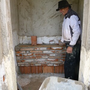 Ein immer gut gelaunter Maurer.