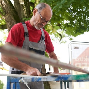 Alle packen an mit viel Fingerspitzengefühl