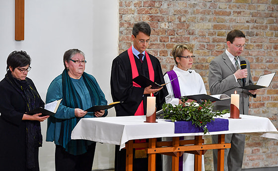 VertreterInnen der vier christlichen Kirchen