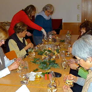 180 Kekssackerl für Alte und Kranke in der Pfarre