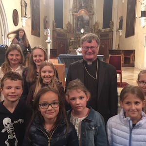 MinistrantInnen treffen den Bischof