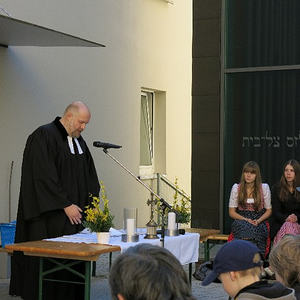 Traunauen-Reinigung mit ökomenischen Gottesdienst