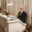 Peter Paul Kaspar an der Orgel