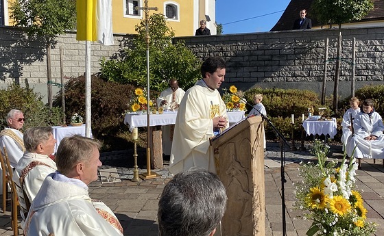 Primiz Franziskus Schachreiter in seiner Heimatpfarre Atzbach