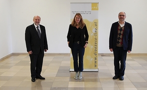 V. l.: Mag. Reinhold Prinz (Finanzdirektor und Ökonom der Diözese Linz), Architektin DIin Gerhild Eva Schremmer (Architektinnen Schremmer-Jell ZT GmBH I Linz), MMMag. Hubert Nitsch (Kunstreferent und Diözesankonservator) 