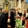 Kardinal Schönborn, Bischof Bünker und Metropolit Kardamakis feiern am 28. April 2014 mit Parlamentariern aller im Nationalrat vertretenen Parteien Gottesdienst.
