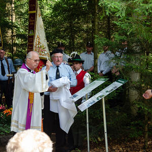 Gedenkfeier Fliegerkreuz in Entholz