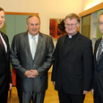 Antrittsbesuch Bischof Scheuer bei WKOÖ-Präsident Trauner / Atelier Mozart , v.l.:WKOÖ-Direktor-Stv. Mag. Dr. Hermann Pühringer, WKOÖ-Präsident Dr. Rudolf Trauner, Bischof Dr. Manfred Scheuer, WKOÖ-Direktor Dr. Walter Bremberger MBA