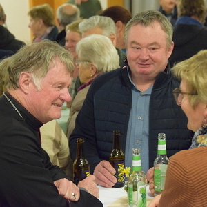 Gemütliches Beisammensein im Pfarrheim nach dem Abschlussgottesdienst