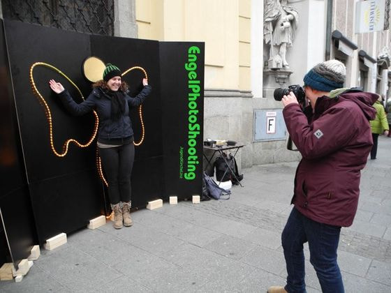 EngelFotoShooting auf der Linzer Landstraße         