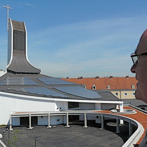 Neugestalteter Kirchenplatz 
