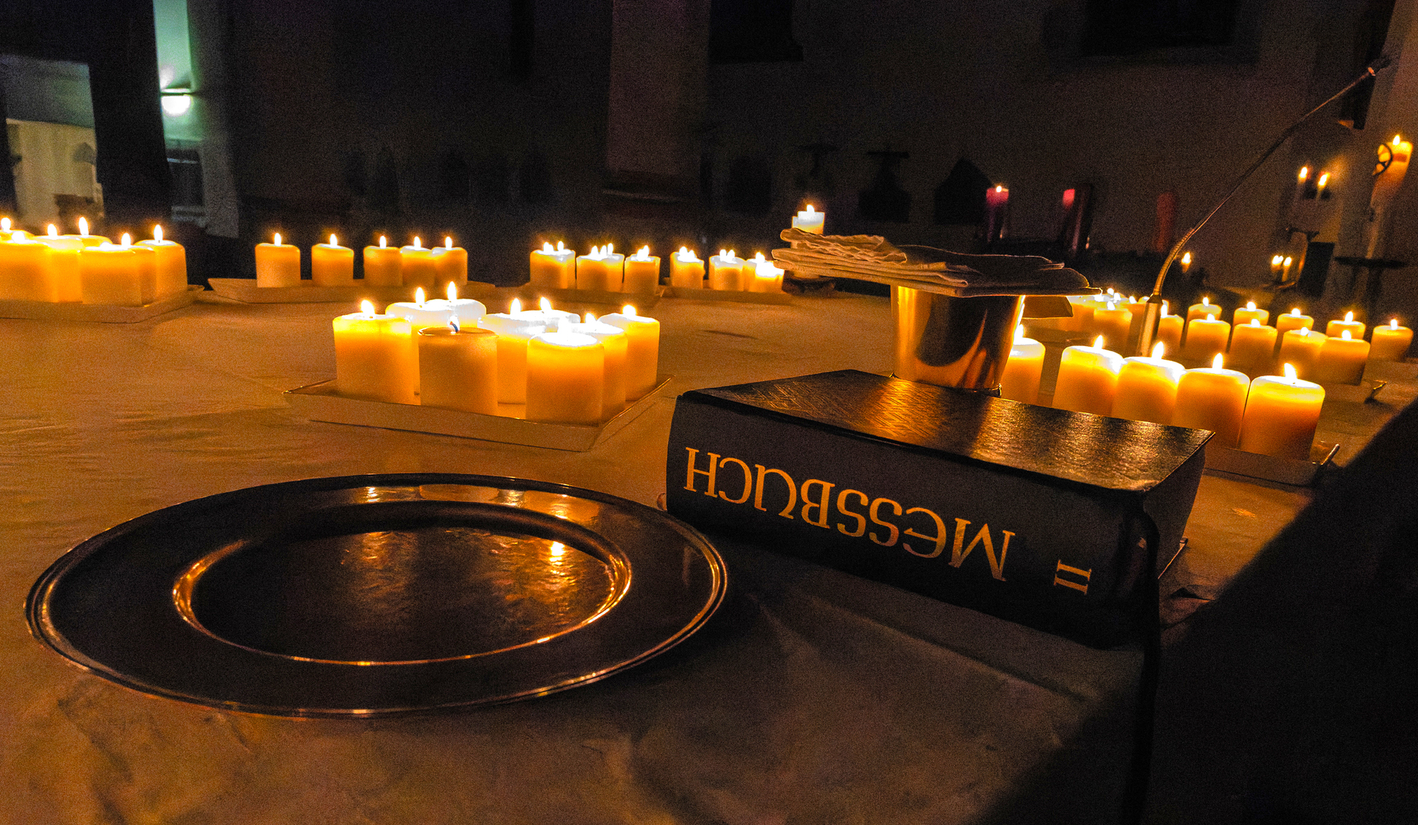 Jeden Samstag im Advent wird um 6 Uhr früh Gottesdienst bei Kerzenlicht gefeiert