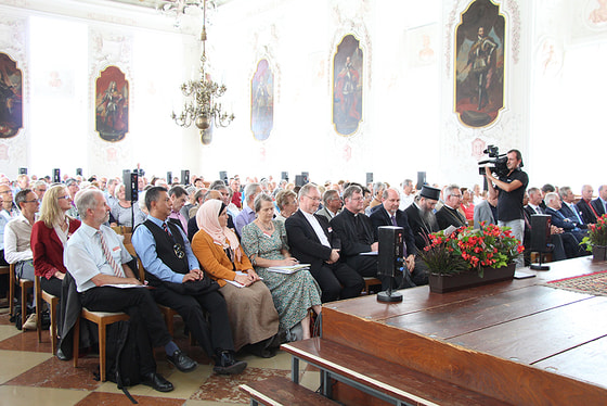 250 Interessierte im Kaisersaal des Stiftes Kremsmünster