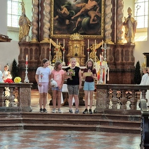 Unsere Volksschüler im Stift Reichersberg