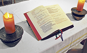 Am ersten Adventsonntag sollen erstmals in den Gottesdiensten die Bibeltexte aus den neuen Lektionaren mit der revidierten Einheitsübersetzung vorgetragen werden.