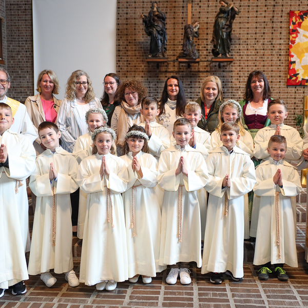 Gruppenfoto der Erstkommunion 2023