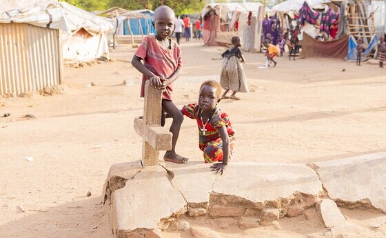 Friedhofskinder von Juba / © Missio / Simon Kupferschmied Missionssonntag: Hilfe für Kinder im Südsudan