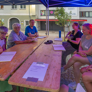 Platz vor der Kirche wurde zur Spielarena