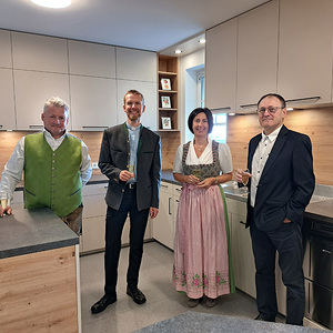 PGR-Obmann Norbert Huemer, Pfarrer Christoph Buchinger, Pfarrsekretärin Claudia Huemer und Sponsor Ernst Hofmann