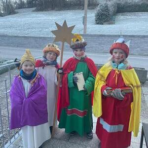 Die Sternsinger unterwegs.