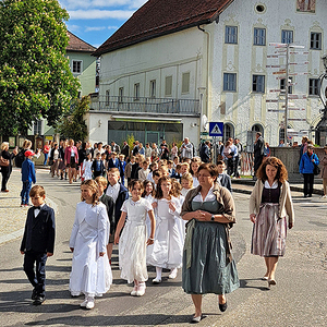 Festzug in die Kirche