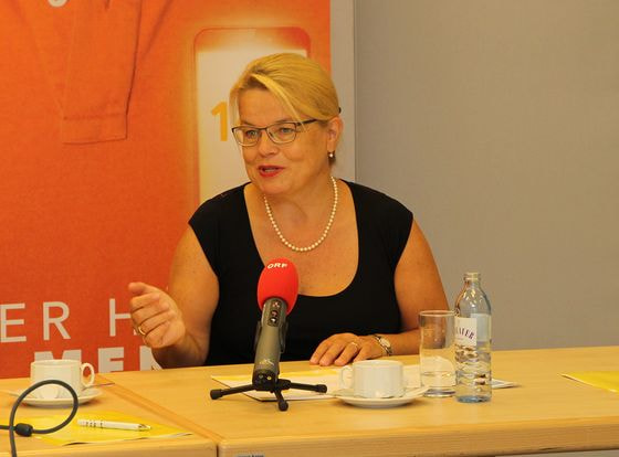 Mag.a Silvia Breitwieser (Telefonseelsorge OÖ – Notruf 142)