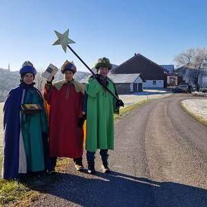 Die Sternsinger unterwegs.
