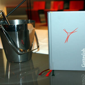 Neues Gotteslob im Gottesdienst und Männerfrühschopppen