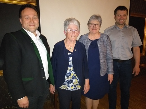 Ehrennadelverleihung an Veronika Stadler