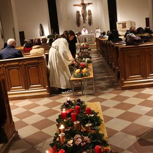 Adventkranzweihe 2022 in St. Quirinus