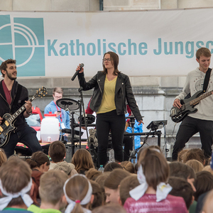 JuMiläum – Großes Kinderfest zu 70 Jahre Jungschar in Linz1.500 MinistrantInnen, Jungscharkinder und GruppenleiterInnen feierten am Samstag, 20. Mai 2017 den 70. Geburtstag der Katholischen Jungschar in der Linzer Innenstadt. Der gemeinsame Gottesdi