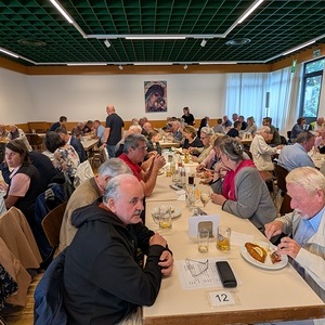 Gäste beim Kirchweihfest