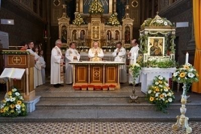 Erster Festgottesdienst mit Bischof Ludwig