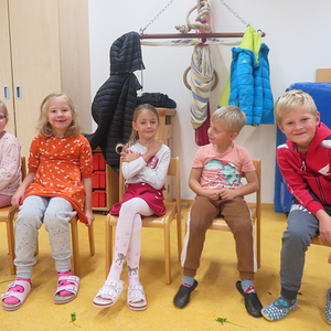 Die Bäuerinnen besuchten die Schulanfänger