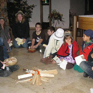 Vorweihnachtliche Feier mit Hirtenspiel