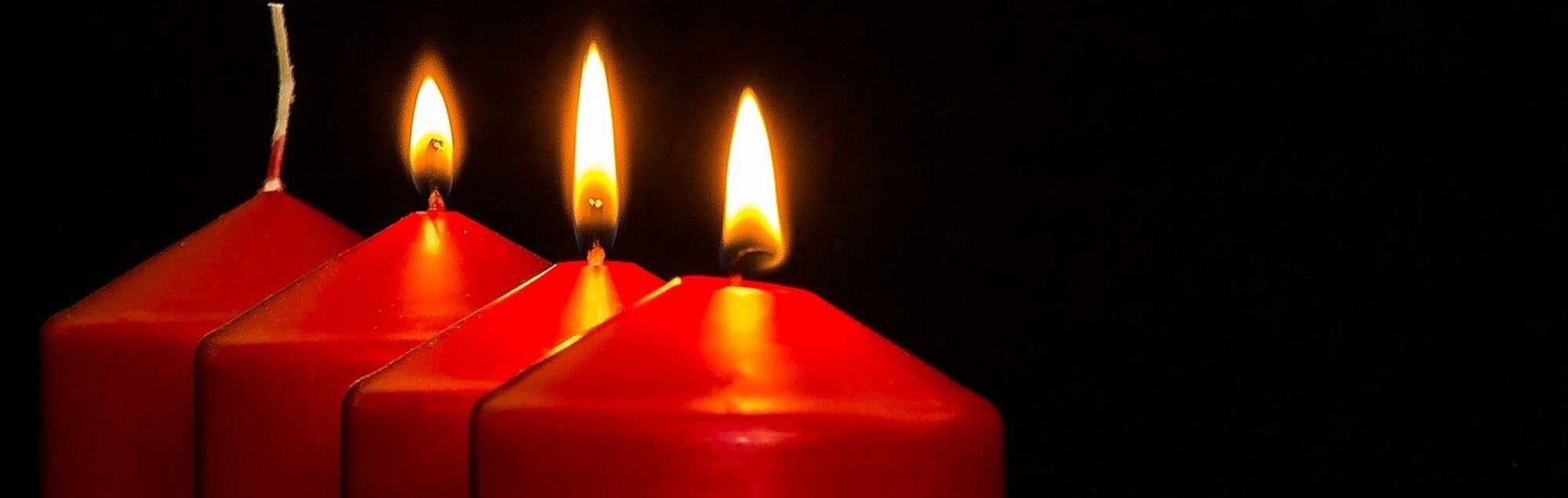 3 Kerzen brennen