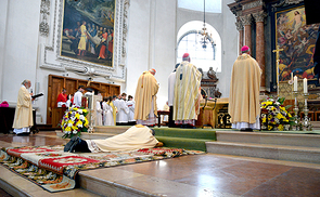 Heiligenlitanei bei der Bischofsweihe von Hansjörg Hofer