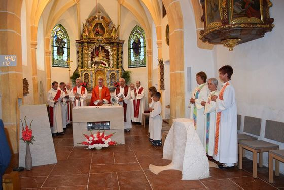 Abendlicher Gottesdienst in der Pfarrkirche St. Radegund.