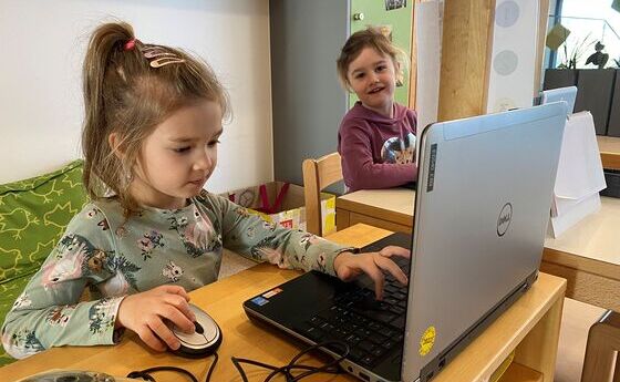 Digitales Lernen beginnt im Kindergarten (Beispiel: Kindergarten Markt Hartmannsdorf: Kinderbüro)