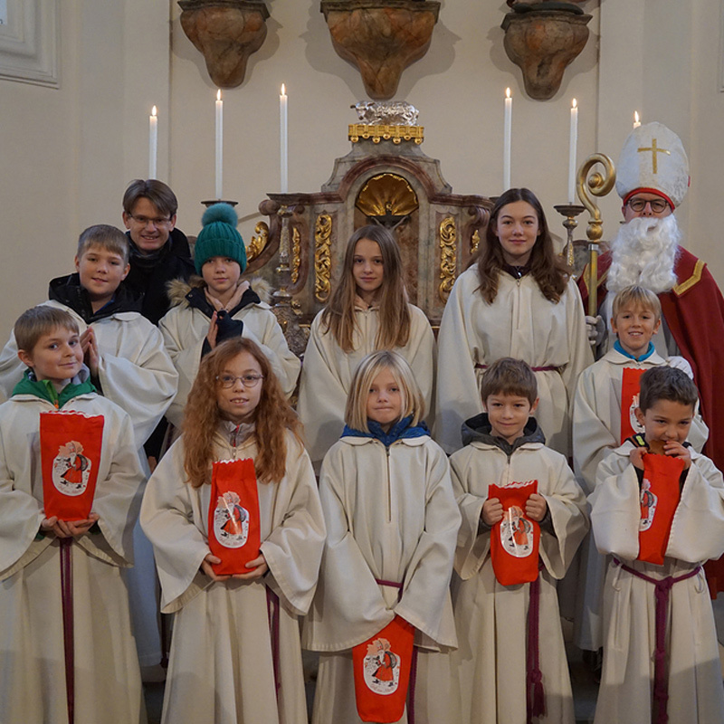 Nikolaus-Gottesdienst mit Ministrant:innenaufnahme