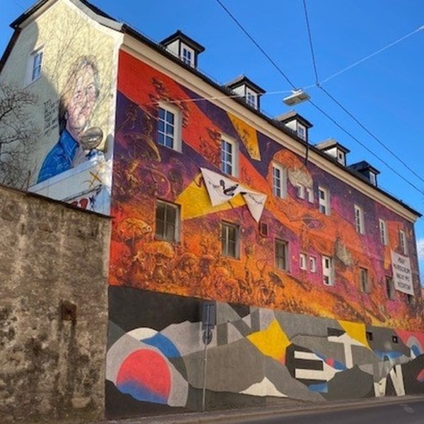 Graffiti an einer Hauswand in Linz