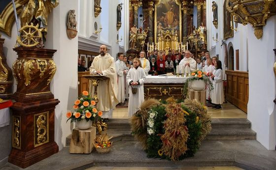 Erntedankfest Peuerbach 2016 in der neu renovierten Kirche / © Anton Eilmannsberger Erntedankfest Peuerbach 2016 in der neu renovierten Kirche