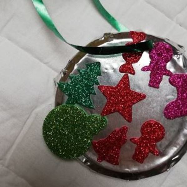 Christbaumschmuck aus Deckel